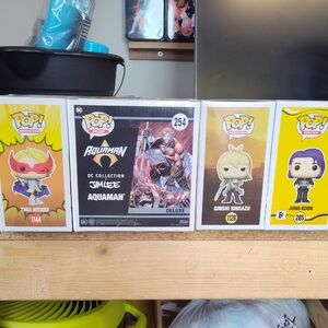 Funko Pop! Mix  Set Of 4. Aquaman Deluxe 254, 285, 1144, 1128 Special Edition.